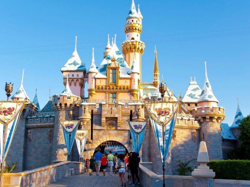  Disneyland in California